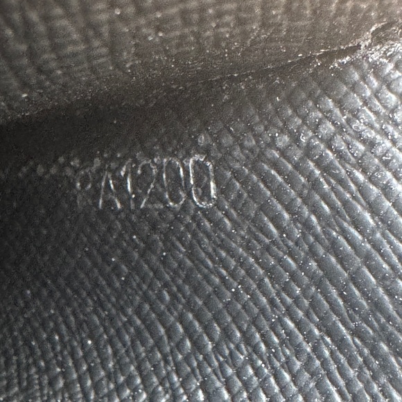 Authentic Louis Vuitton Damier Graphite with Clip - Picture 4 of 4